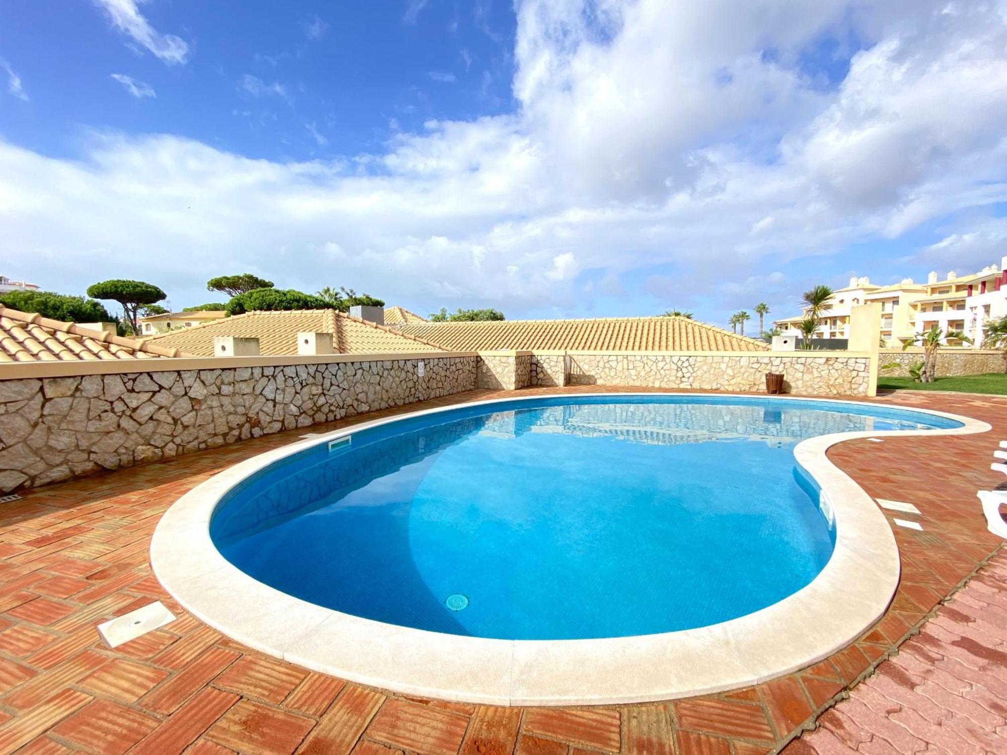Albufeira Sunny Style With Pool By Homing Apartment Exterior photo